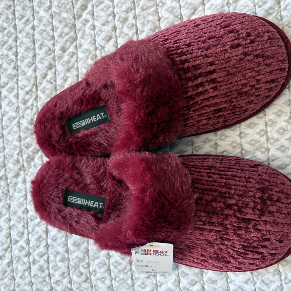 NWT 32 Degrees Women's Slippers
